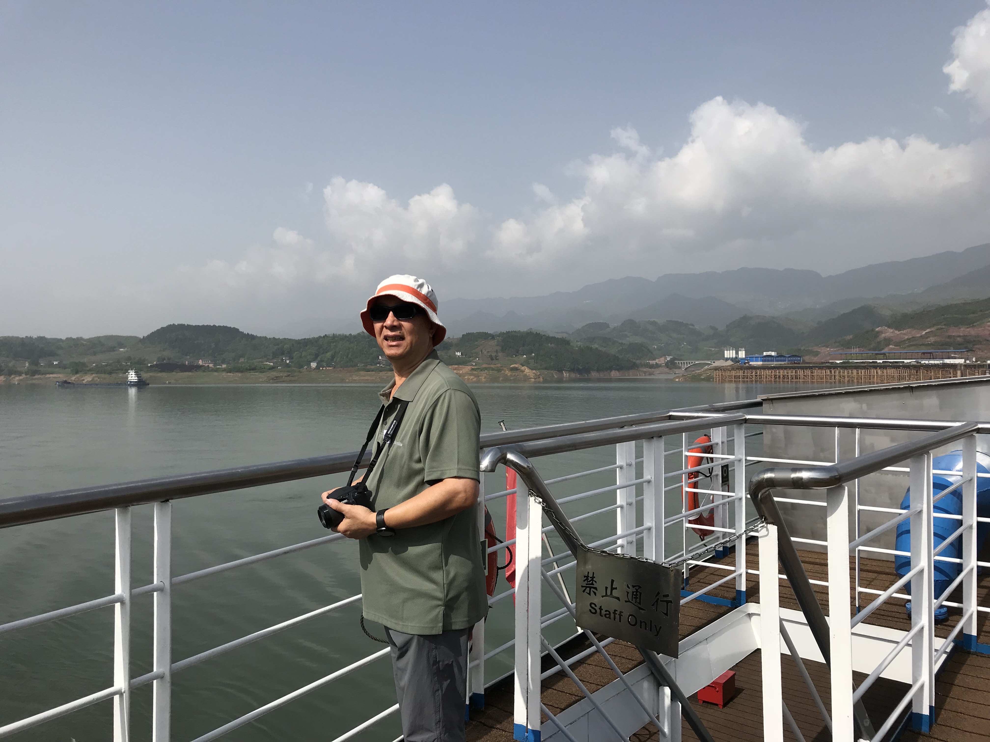 ./2018/03 - Viking China/16 - Shibaozhai/IMG_7497.JPG